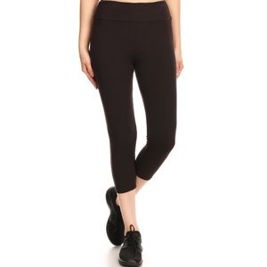 Black Capri Legging Wide Waist Band Buttery Soft